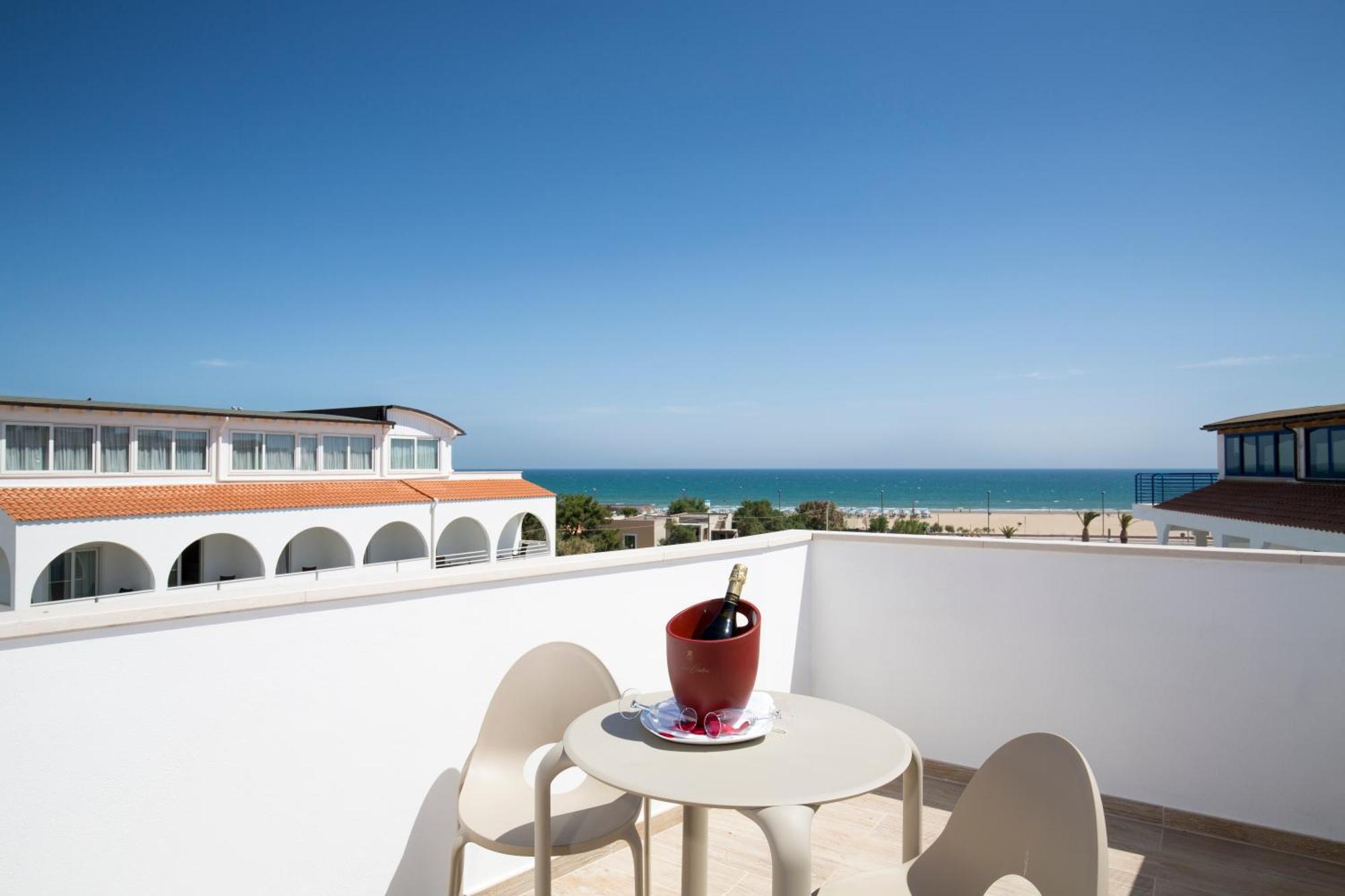 Forte 2 Hotel Vieste Esterno foto