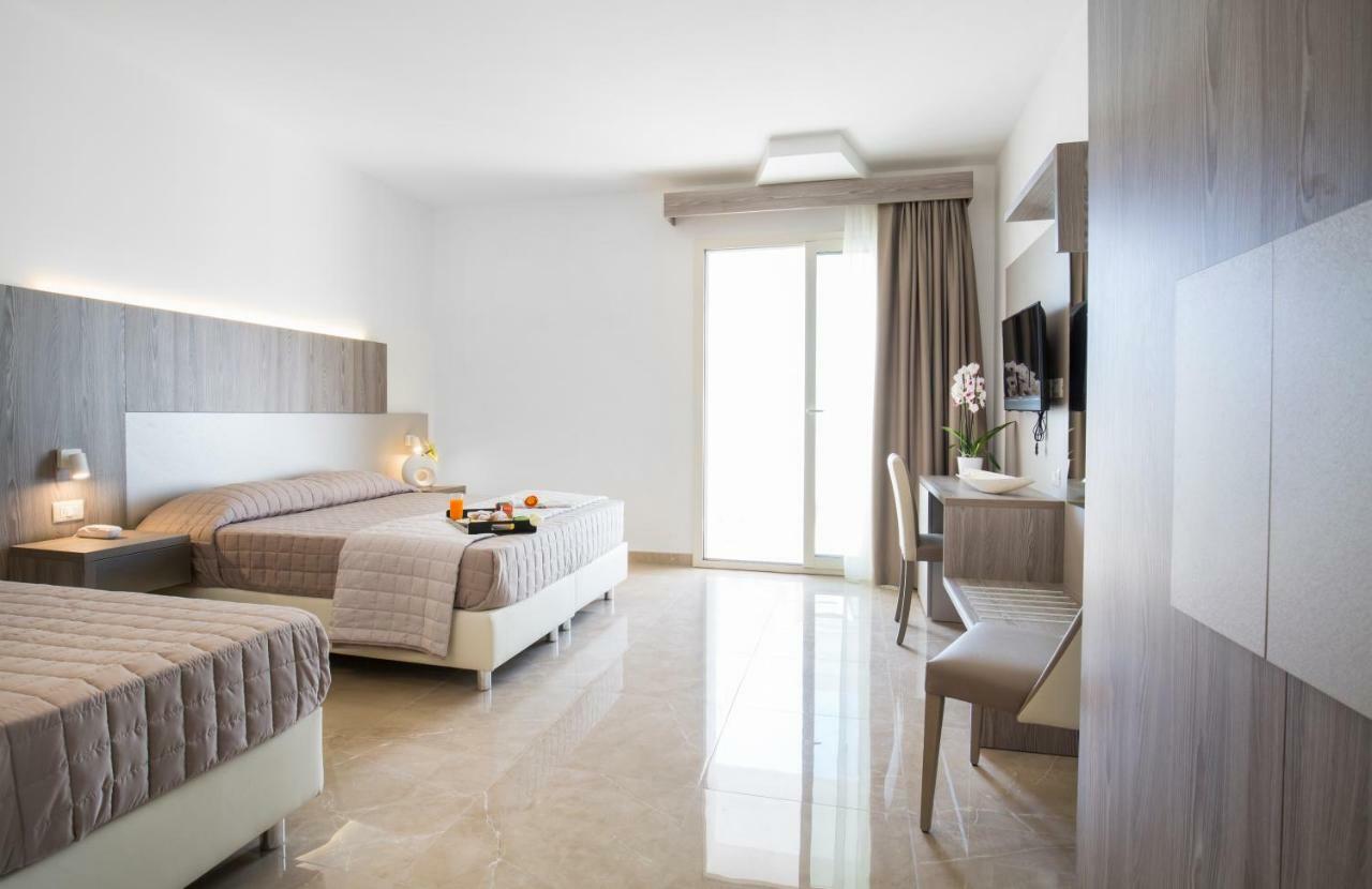 Forte 2 Hotel Vieste Esterno foto